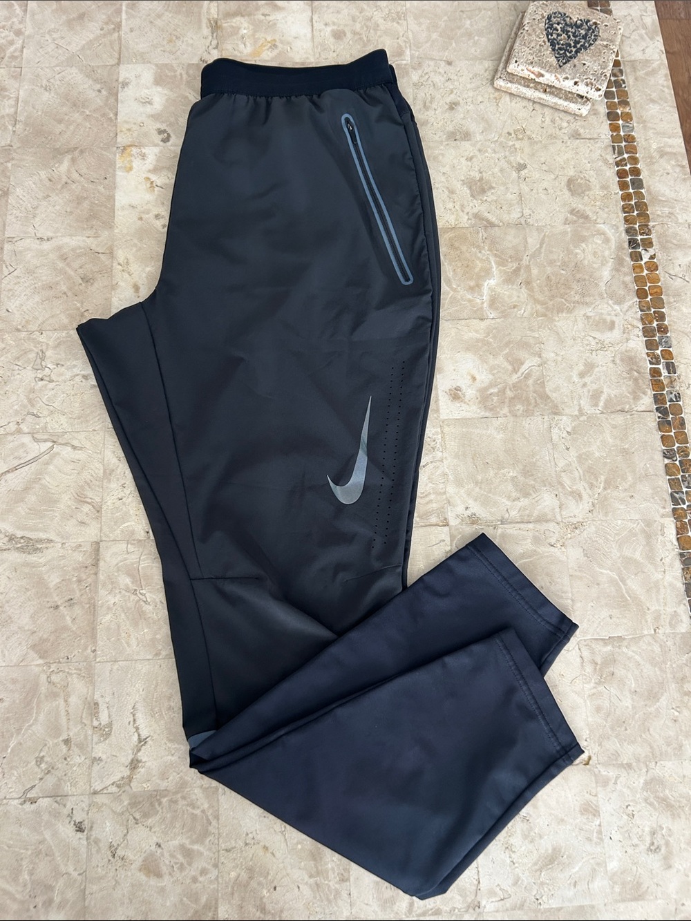 Nike Men’s Dri-Fit Black Lightweight Athletic Running Pants/ Joggers Size M